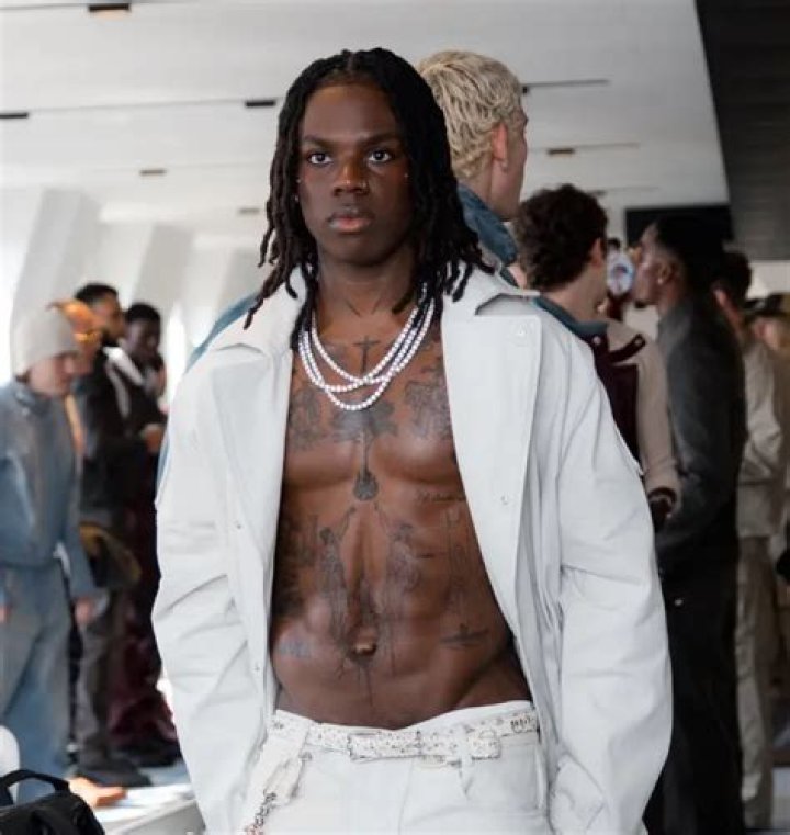 10 Fun Facts About Rema: Biography, Net Worth, Age, Real Name, Parents, Record Label, Nationality, Girlfriend, Kids, Wiki