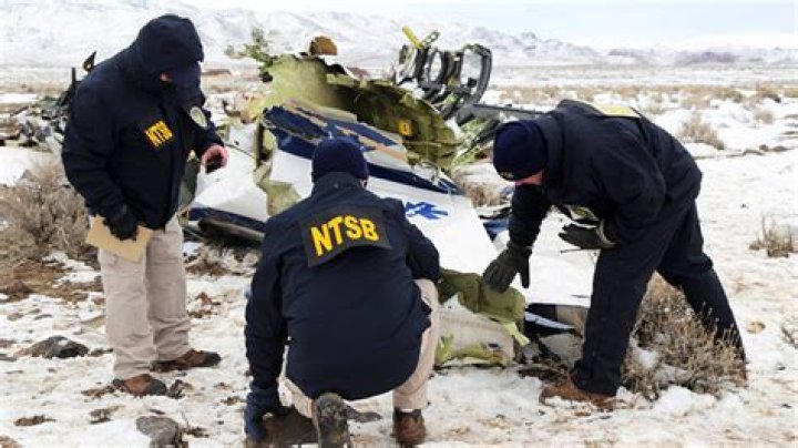 5 dead in Nevada crash of medical plane that may have broke apart before crash