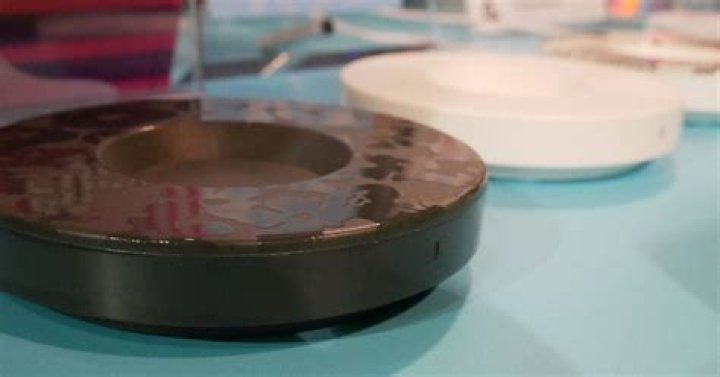 A Wireless Charging Dock That Works With Your PopGrip