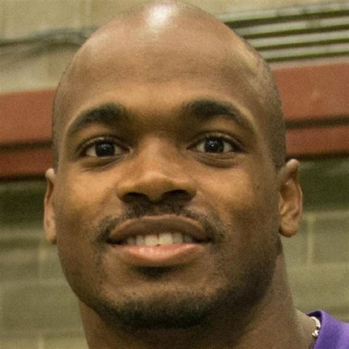 Adrian Peterson - Bio, Net Worth, Height