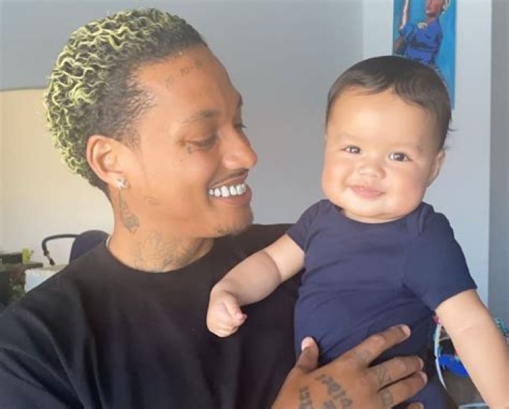 AE EDWARDS THANKS AMBER ROSE FOR ‘MAKING HIM A DADDY’