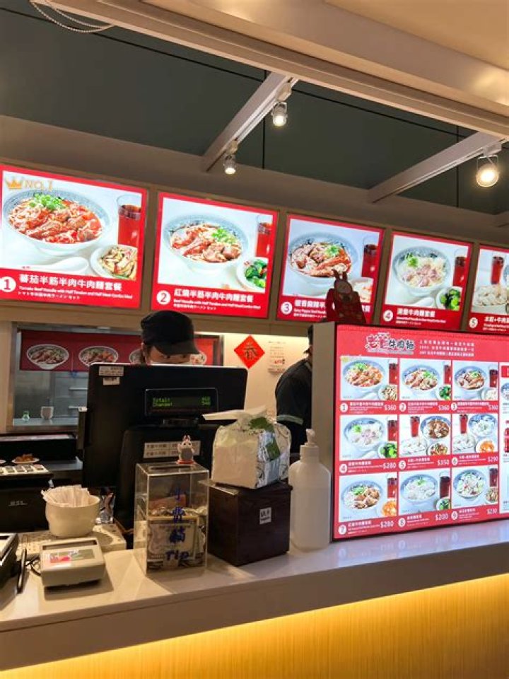 	Airport food: What restaurant do you want to see?	
