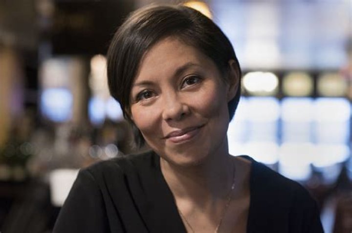 Alex Wagner Biography