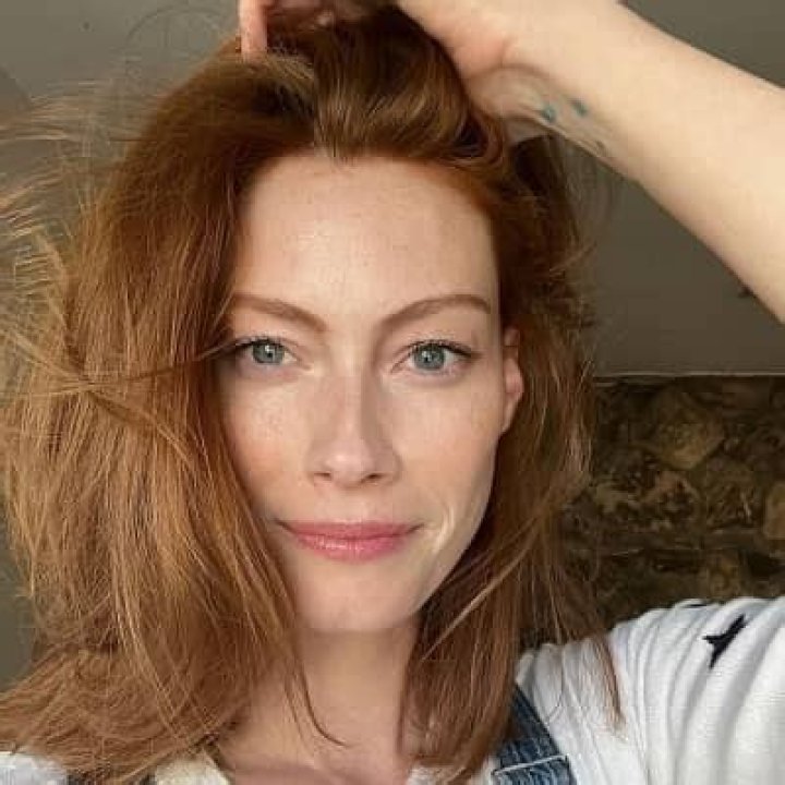 Alyssa Sutherland - Bio, Age, Height, Nationality, Net Worth, Facts