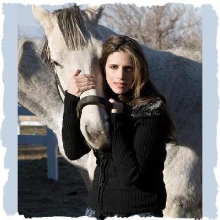 Amanda Sorvino: Truth About Mira Sorvino's sister