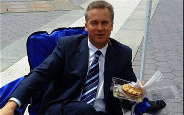 American journalist Trace Gallagher married or not? Know about his children