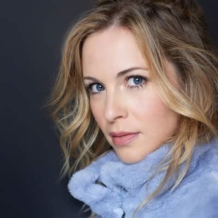Amy Gumenick - Bio, Age, Net Worth, Facts, Career, Nationality
