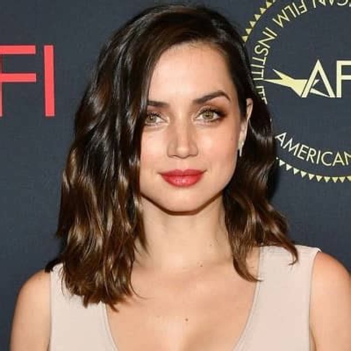 Ana de Armas - Bio, Age, Career, Facts, Height, In relation