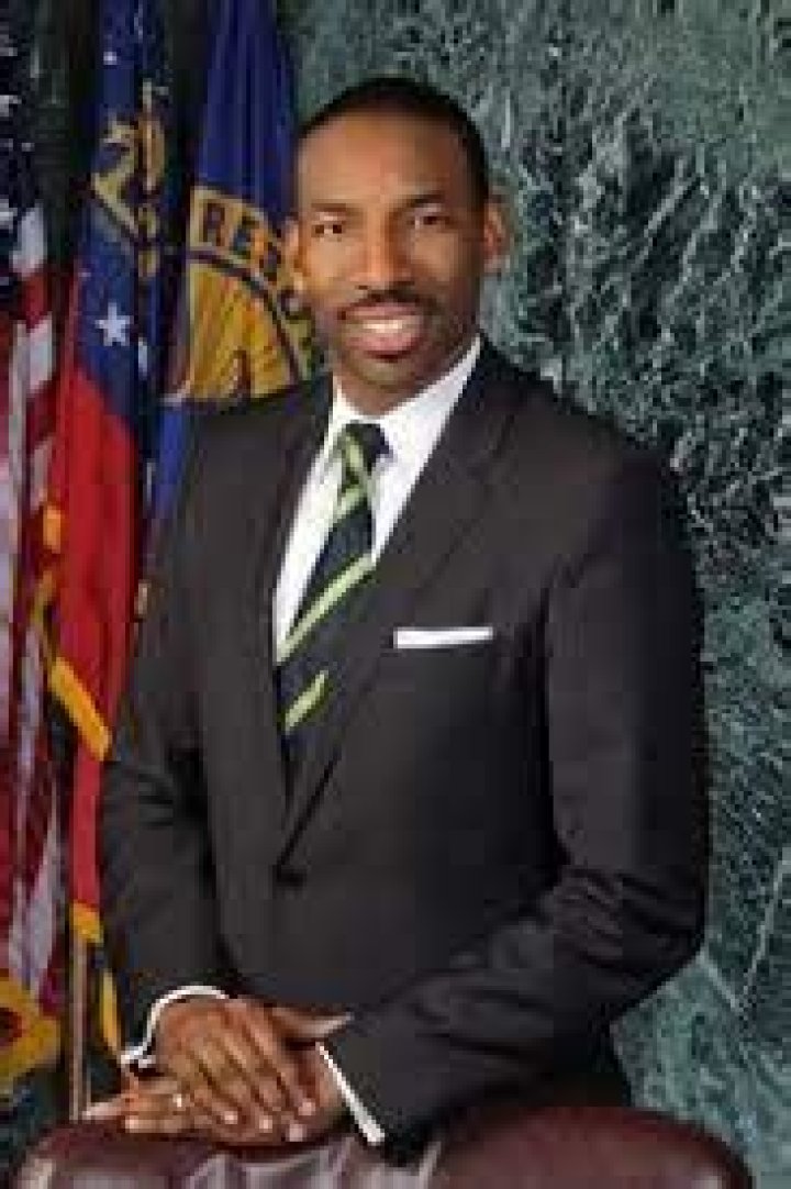 Andre Dickens: Wiki, Bio, Age, Family, Career, Net Worth, Political Party