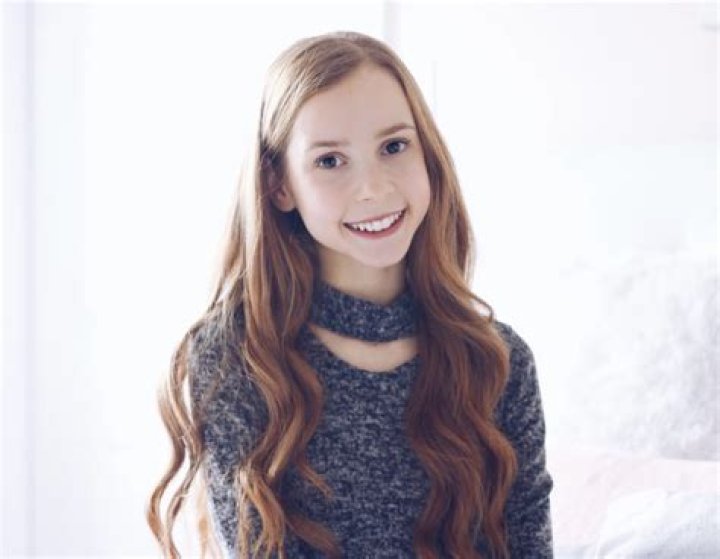 Anna McNulty, Biography, Height, Age, Boyfriend,Family