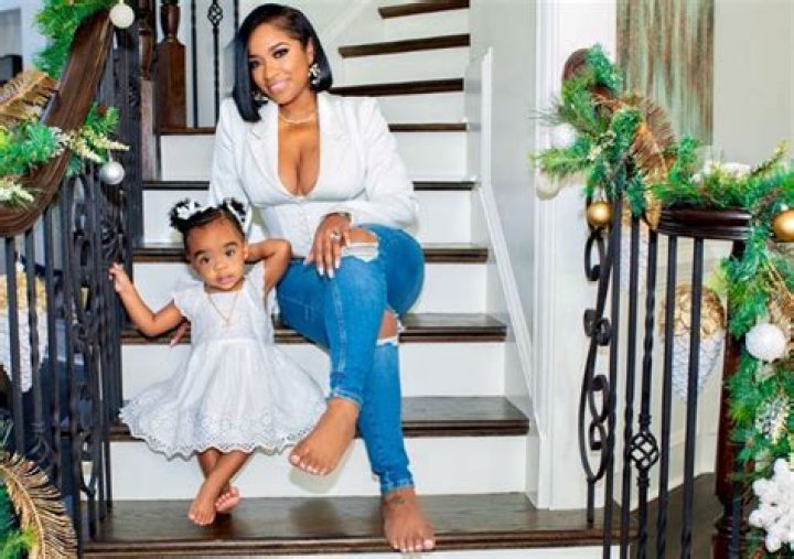 ANTONIA “TOYA” WRIGHT INTRODUCES NAME CHANGE VIA HOLIDAY PHOTO WITH DAUGHTER