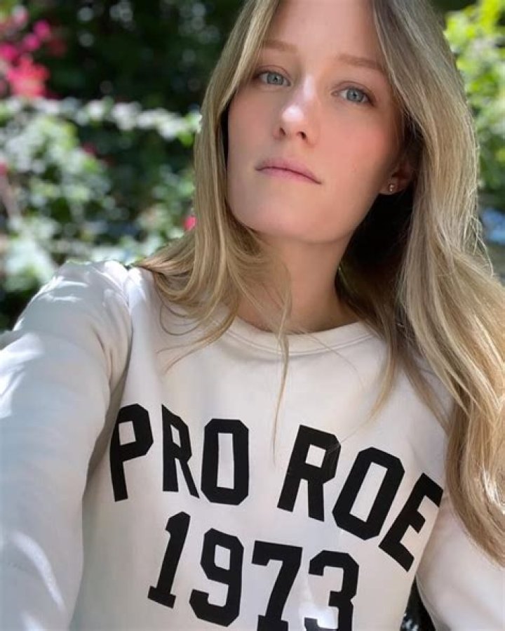 Ashley Hinshaw Biography