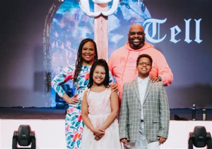 AVENTER AND JOHN GRAY ENJOY AN EVENTFUL EASTER WEEKEND WITH THEIR KIDS