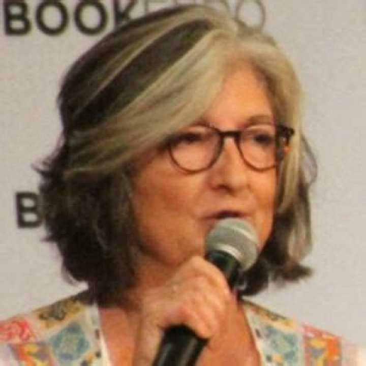Barbara Kingsolver Net Worth | Age, Height, Weight, Dating And More