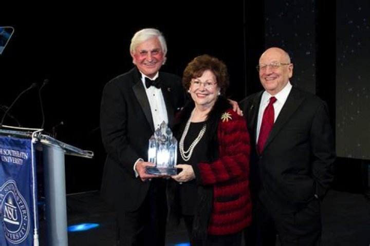 	Barry and Judy Silverman to be honored at Nova	