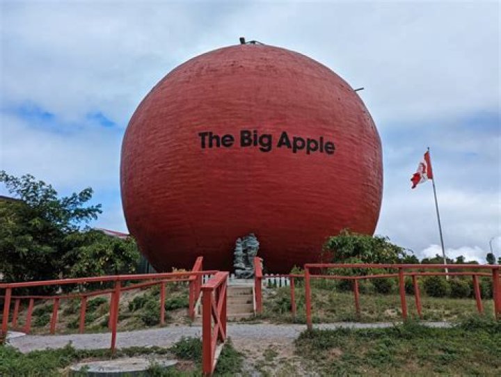 	BENNY HILL TAKES A BITE OF BIG APPLE	