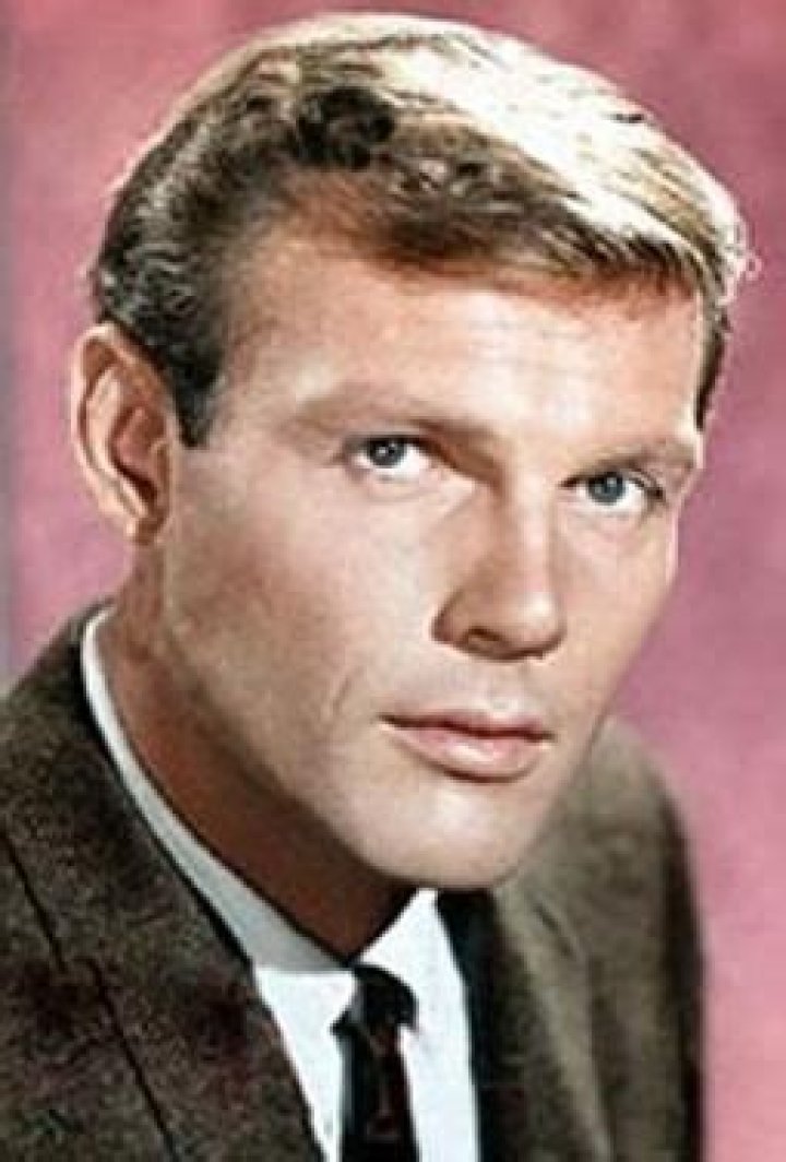 Billy lou Yeager - FamousFix.com