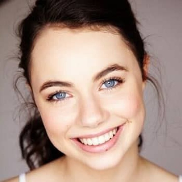 Bio, Age, Net Worth, Single, Nationality, Height, Wiki, Instagram