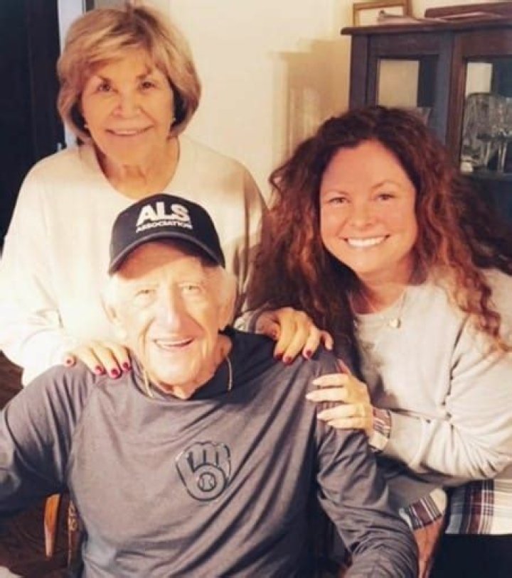 Bob Uecker Bio, Age, Height, Wife, Salary, Net Worth MLB