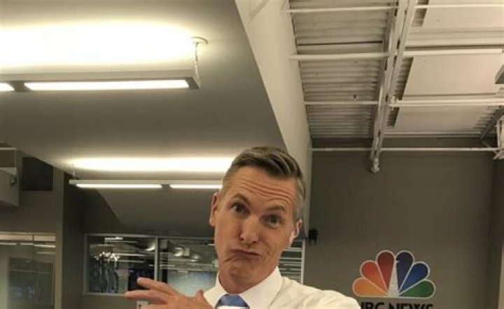 Brian Curtis Bio, Age, Spouse, Salary, Net Worth, NBC 5 News