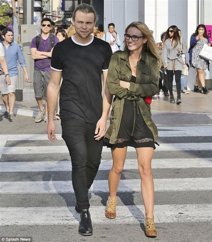Bryana Holly Ashton Irwin: Style Icon And Beauty Influencer