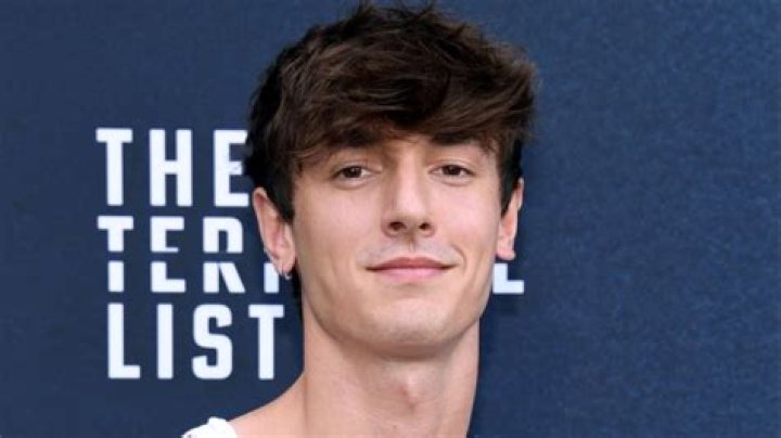 Bryce Hall slams TikToker who called him out for collabing with 14-year-old creator