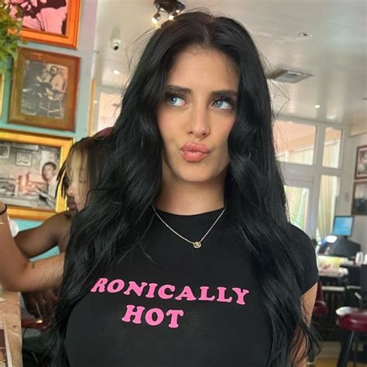 Camila Arouja: The Rising Star In Adult Entertainment