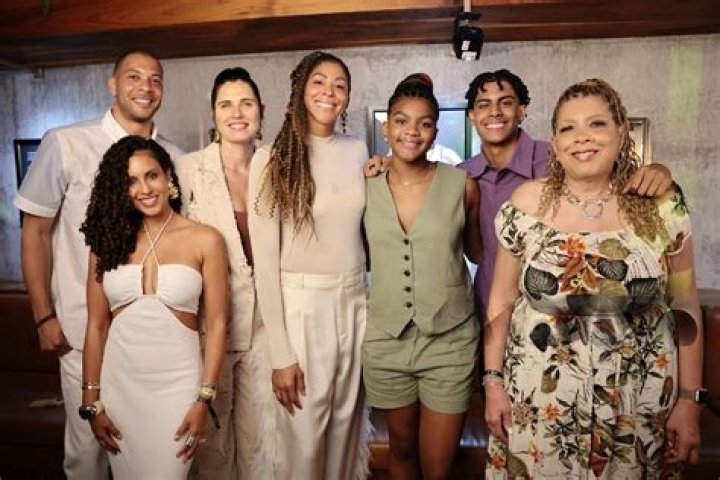CANDACE PARKER AND THE FAMILY ARE CAUGHT UP IN MARCH MADNESS