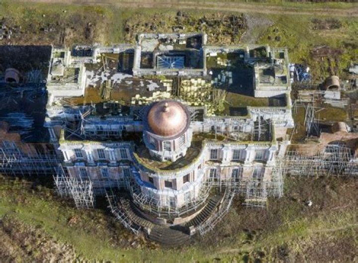 Casino king's palace left to decay