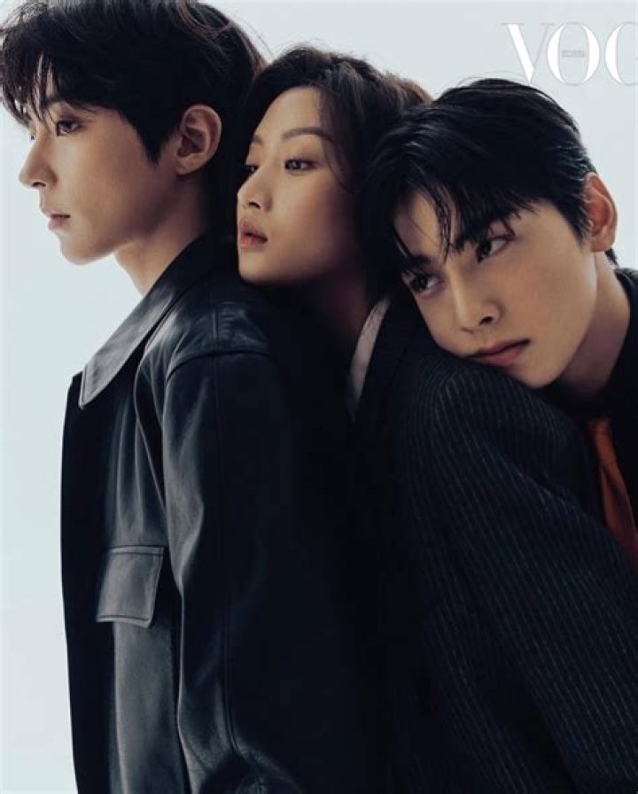 Cha Eun Woo And Moon Ga Young Are Officially Dating: A Deep Dive Into Their Relationship