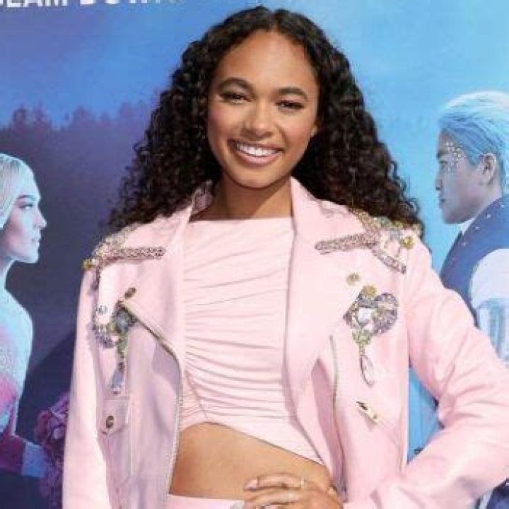 CHANDLER KINNEY TALKS ABOUT HOW SHE “IDOLIZED” ZENDAYA FOR MAKING HER FEEL SEEN ON DISNEY