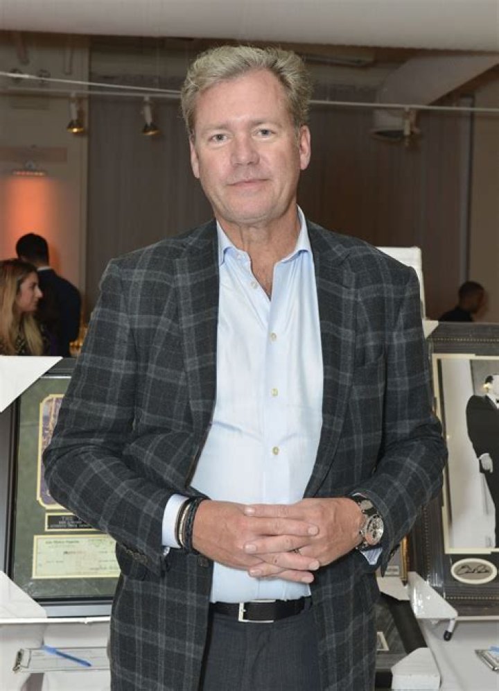 Chris Hansen Bio, Age, Height, Wife, Net Worth, Dateline NBC