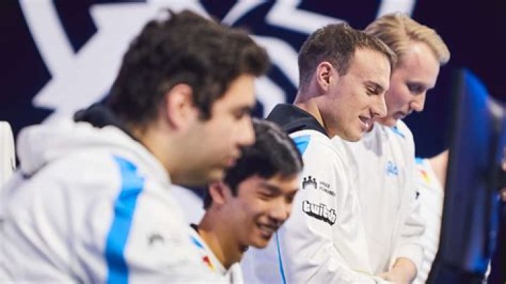 Cloud9 pull off miracle run to reach Worlds 2021 playoffs
