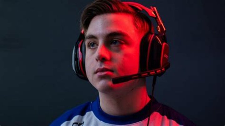 CoD Champs winner Simp hits out at people labeling his girlfriend a 