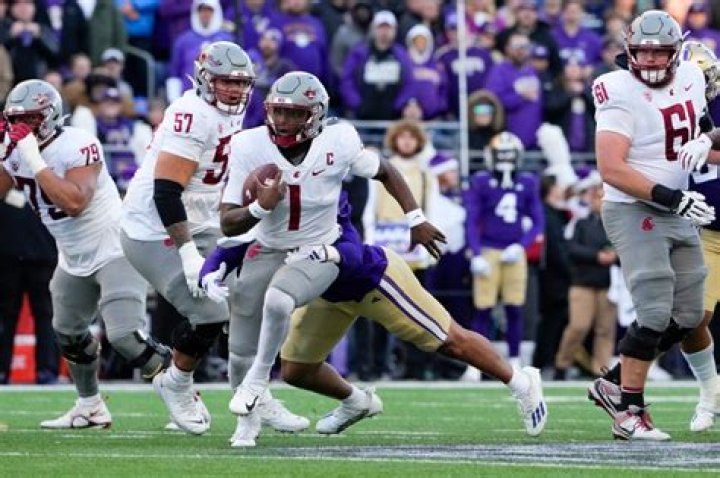
College Sports |	Miami Hurricanes sway quarterback Cam Ward from NFL draft	