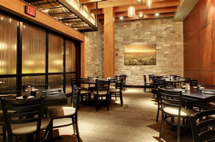 	Cooper’s Hawk Winery and Restaurant	