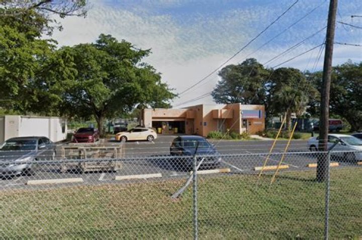 	County closing animal shelter in Pompano	