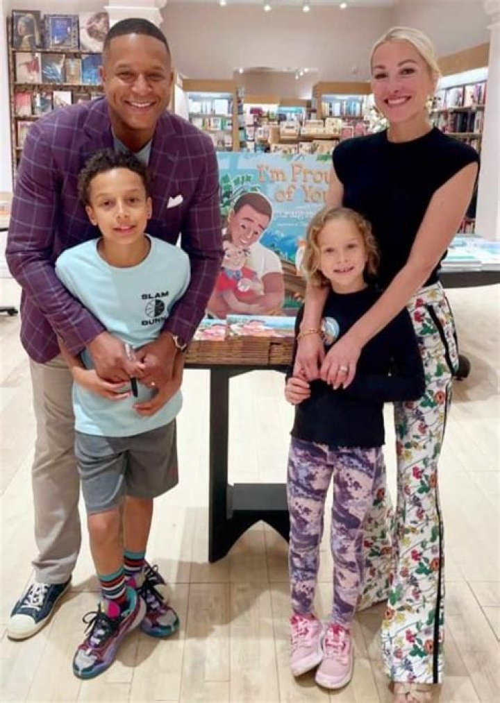 Craig Melvin Bio, Age, Parents,Wife, Children, Salary, Net Worth, NBC, MSNBC