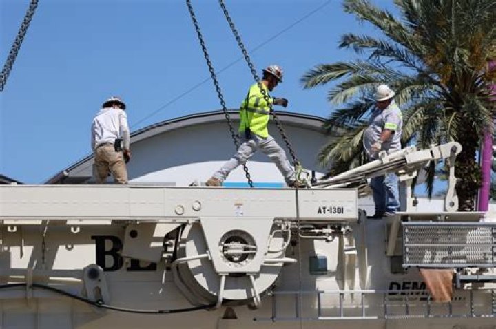 	Crews start dismantling Orlando Free Fall ride, where Tyre Sampson died	