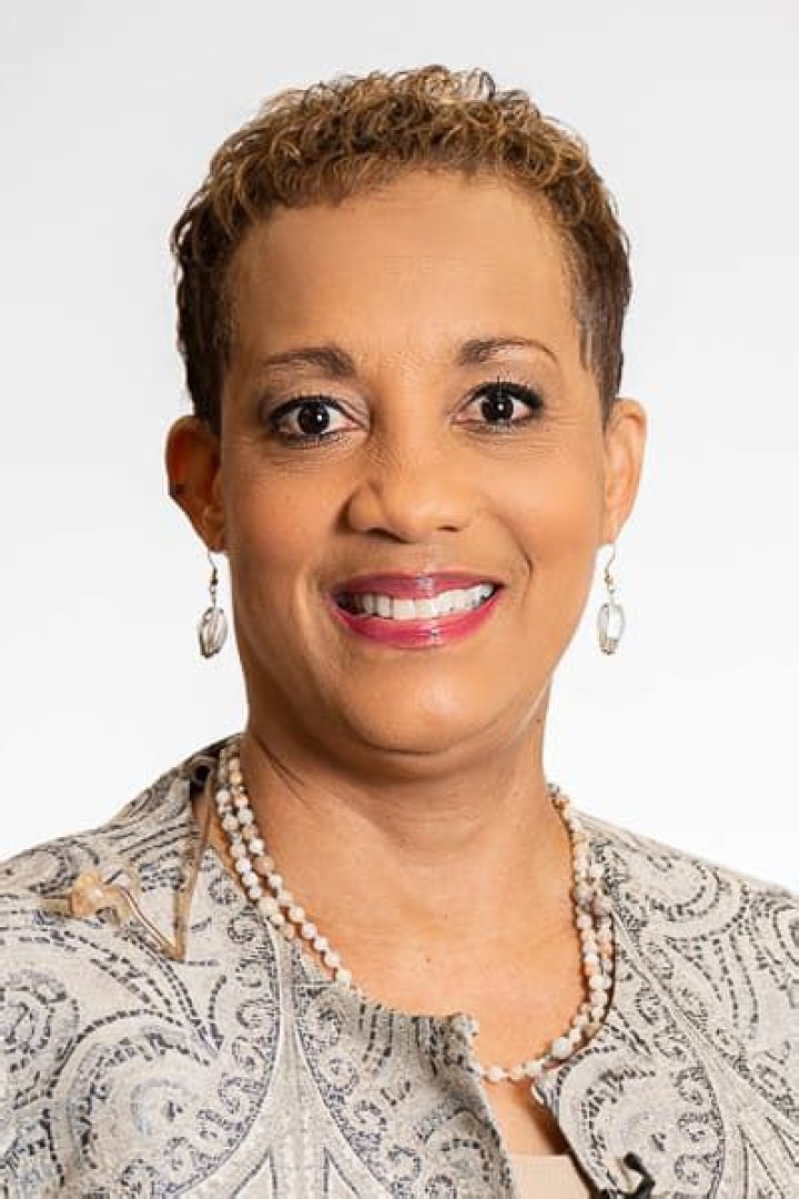 Dawne Gee Bio, Age, Height, Husband, Salary, Net Worth, WAVE 3