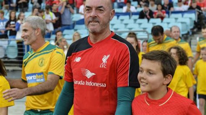 Den Weg frei gepinkelt - Wie Ex-Keeper Bruce Grobbelaar… – 11FREUNDE