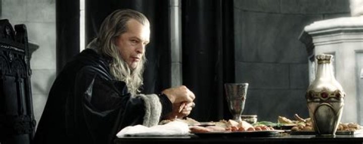 Denethor in Lord of the Rings is now a metaphor for doomscrolling