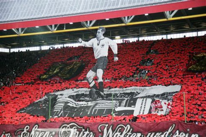 „Der Berg ist explodiert“ - Als der 1. FC Kaiserslautern… – 11FREUNDE