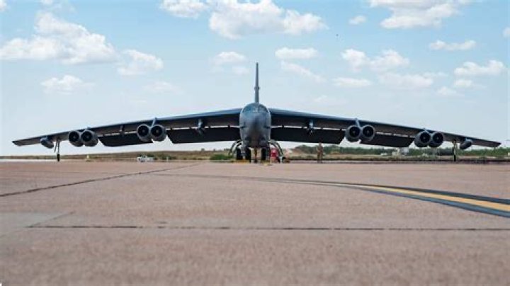 Did you see it? B-52 bomber on the move from Arizona to Oklahoma City