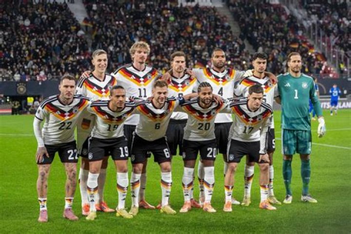 „Die Mannschaft ist hungrig“ - Hans Pflügler im Interview – 11FREUNDE