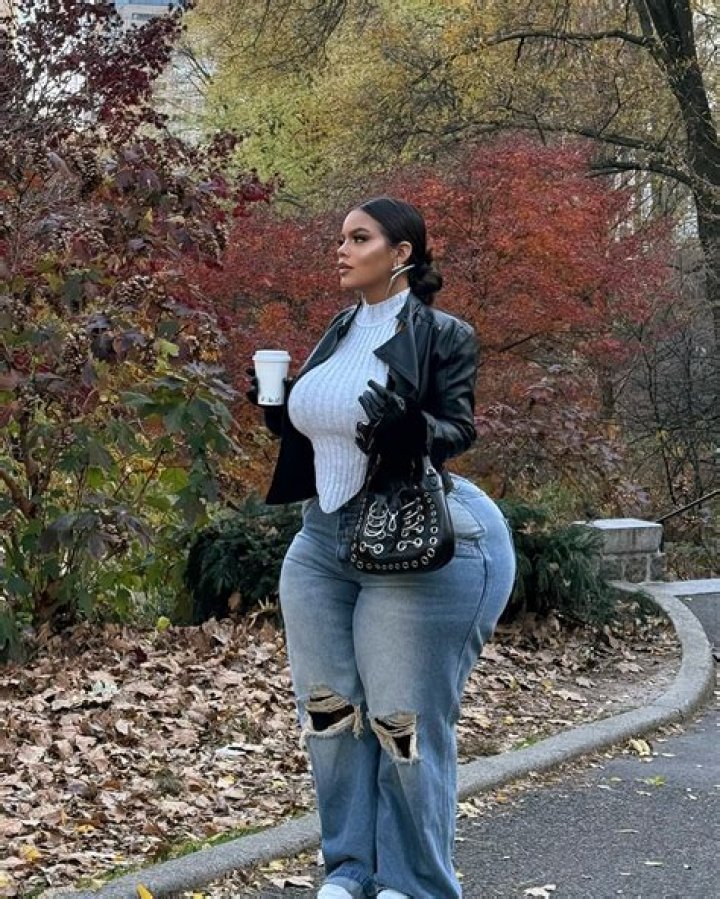 Discovering Gracie Bond: The Rising Instagram Model Sensation