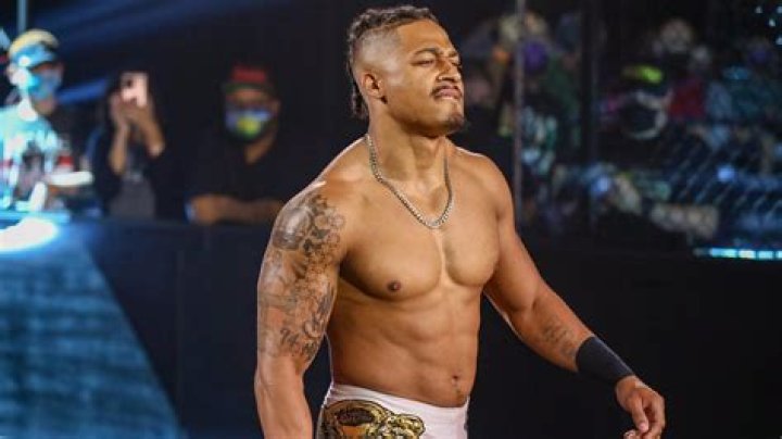Does WWE Star Carmelo Hayes Have A Wife Or Girlfriend?