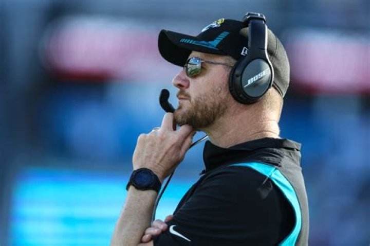 	Dolphins hire veteran Darrell Bevell as QB coach, passing-game coordinator; name assistant QB coach	