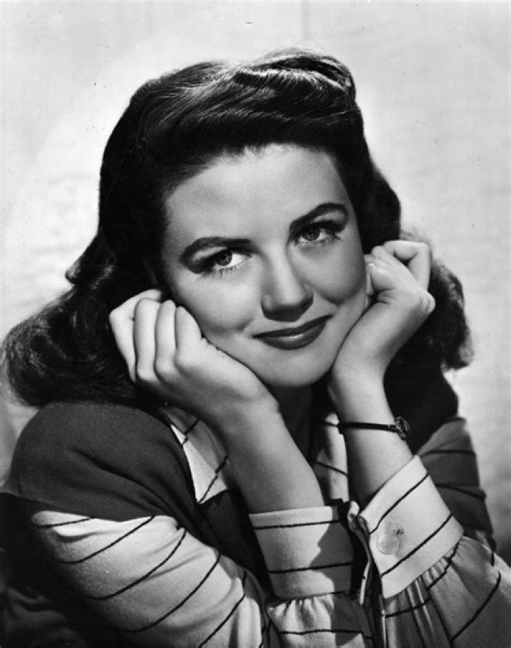Dorothy Malone Net Worth 2024: Income Sources, Real Estate and Financial Overview