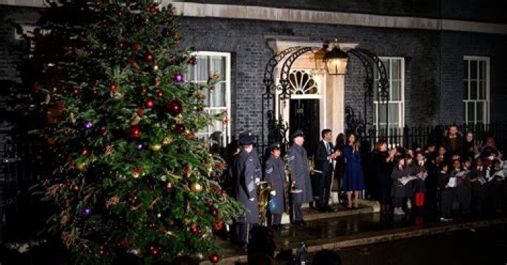 Downing Street Firm – 11FREUNDE